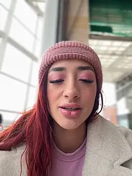 Snapshot of ariiel_ chatting on February 22, 7:34 pm ariiel online show from February 22, 7:34 pm