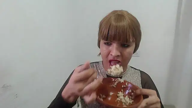 Snapshot of estefania224 chatting on June 10, 12:37 pm estefania224 online show from June 10, 12:37 pm
