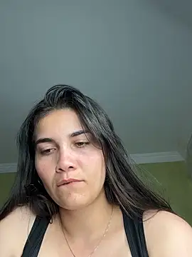 Snapshot of aurora_divine chatting on November 20, 10:42 pm aurora divine online show from November 20, 10:42 pm