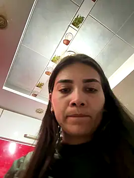 Snapshot of aurora_divine chatting on December 13, 11:54 pm aurora divine online show from December 13, 11:54 pm