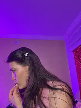 aurora divine online show from March 2, 10:05 pm