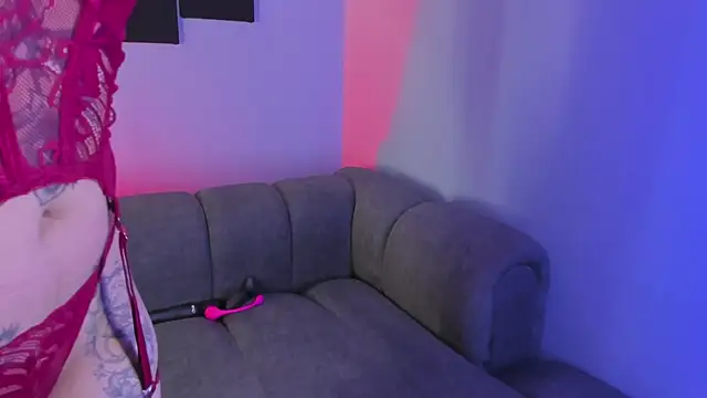 Snapshot of maddy_walker chatting on January 24, 8:11 pm maddy walker online show from January 24, 8:11 pm