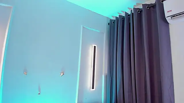 Snapshot of maddy_walker chatting on September 16, 8:43 pm maddy walker online show from September 16, 8:43 pm