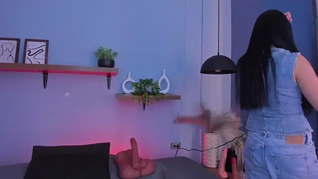 maddy walker online show from November 8, 12:05 pm