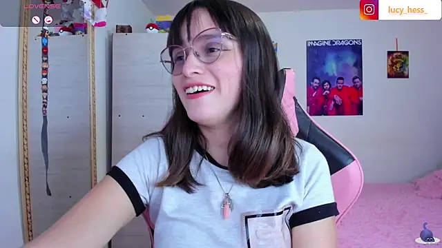 Snapshot of Lucyy-hess chatting on May 14, 8:26 pm Lucyy-hess online show from May 14, 8:26 pm