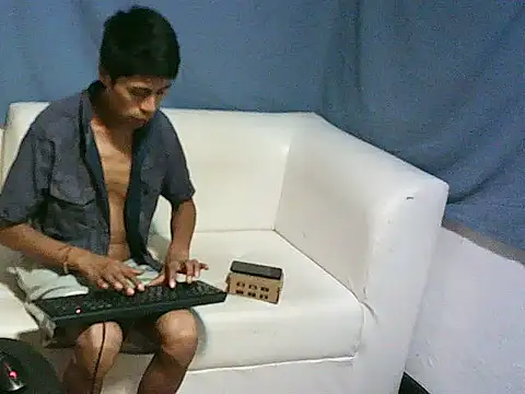 dani07- online show from February 7, 10:20 pm