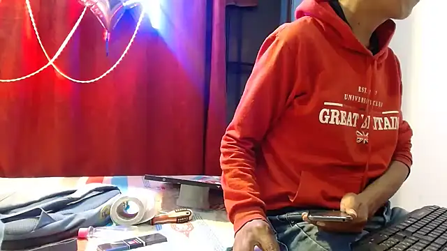 dani07- online show from October 28, 12:47 am