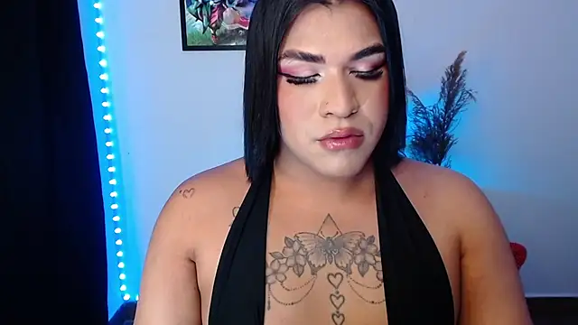 Snapshot of alexiaaross chatting on June 2, 6:59 am alexiaaross online show from June 2, 6:59 am