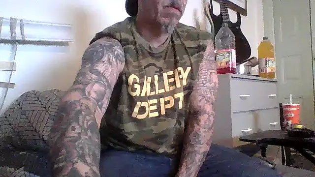 Snapshot of CandiedPompano chatting on June 21, 1:41 am CandiedPompano online show from June 21, 1:41 am