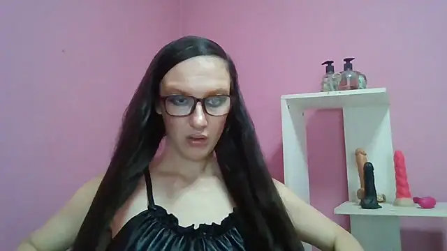 Snapshot of LolaBoobs chatting on May 14, 7:37 am LolaBoobs online show from May 14, 7:37 am