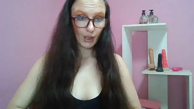 Snapshot of LolaBoobs chatting on May 17, 8:12 am LolaBoobs online show from May 17, 8:12 am