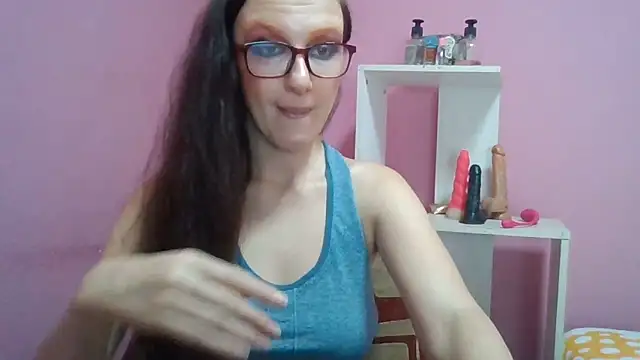 Snapshot of LolaBoobs chatting on June 11, 6:00 am LolaBoobs online show from June 11, 6:00 am