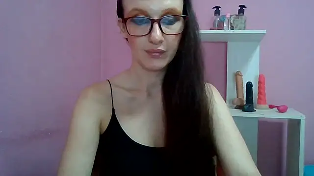 Snapshot of LolaBoobs chatting on June 17, 11:01 am LolaBoobs online show from June 17, 11:01 am