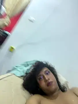 Snapshot of zahrivk1 chatting on December 3, 2:03 am zahrivk1 online show from December 3, 2:03 am