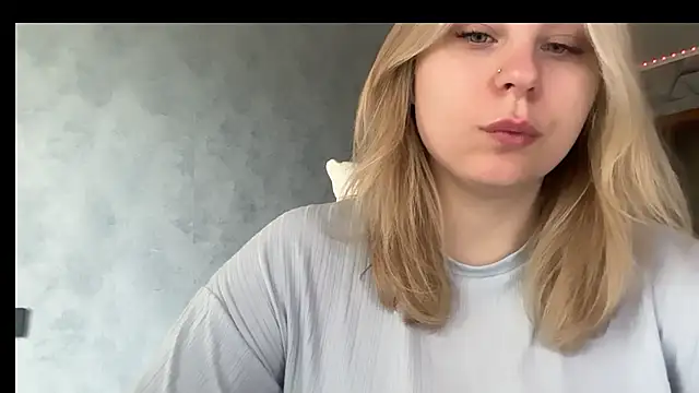 Snapshot of Thalia__Star chatting on May 7, 8:42 am Thalia Star online show from May 7, 8:42 am