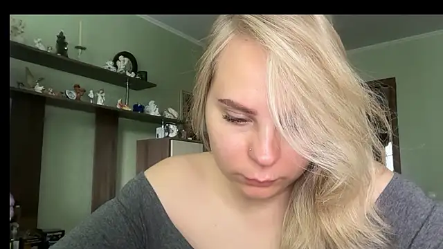 Snapshot of Thalia__Star chatting on June 19, 9:24 am Thalia Star online show from June 19, 9:24 am