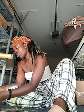 Snapshot of choclatepeaach chatting on June 14, 2:30 pm choclatepeaach online show from June 14, 2:30 pm
