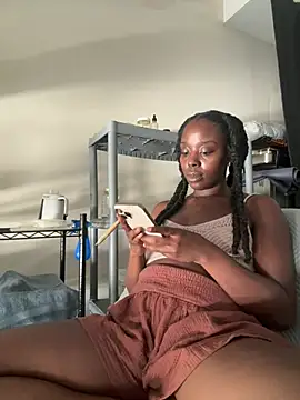 Snapshot of choclatepeaach chatting on June 24, 5:45 pm choclatepeaach online show from June 24, 5:45 pm