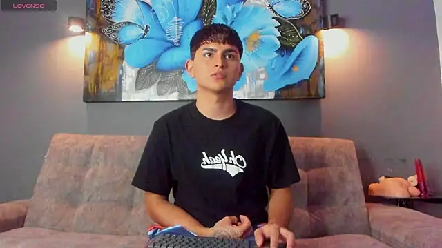 Lyam ap online show from December 18, 7:58 am