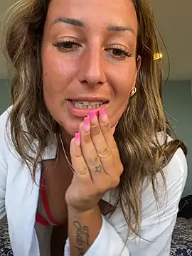 Snapshot of feetqueen96 chatting on July 14, 4:13 pm feetqueen96 online show from July 14, 4:13 pm