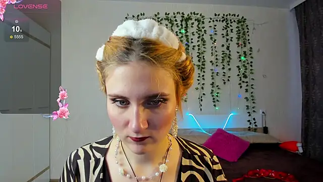 Miss Elsa  online show from March 8, 1:50 am