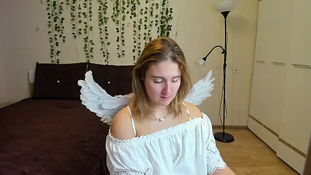 Miss Elsa  online show from November 2, 9:33 am