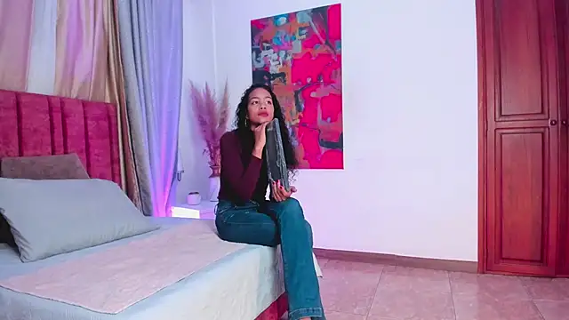 Snapshot of AntonellaHall_ chatting on December 7, 12:35 pm AntonellaHall online show from December 7, 12:35 pm