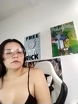 Snapshot of gigiqueen_18 chatting on May 7, 2:55 pm gigiqueen 18 online show from May 7, 2:55 pm