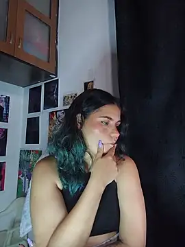 Snapshot of gigiqueen_18 chatting on June 12, 2:43 am gigiqueen 18 online show from June 12, 2:43 am