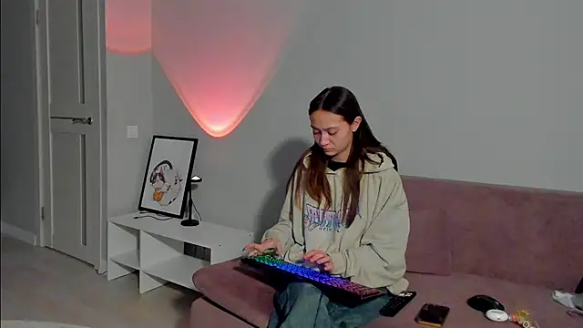 EllaSky xoxo online show from January 18, 8:20 am