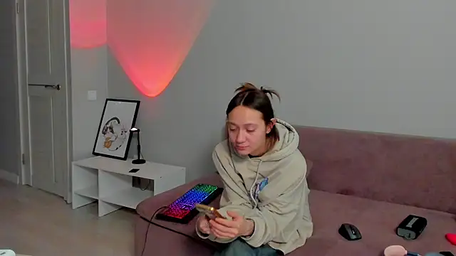 EllaSky xoxo online show from January 22, 8:40 am