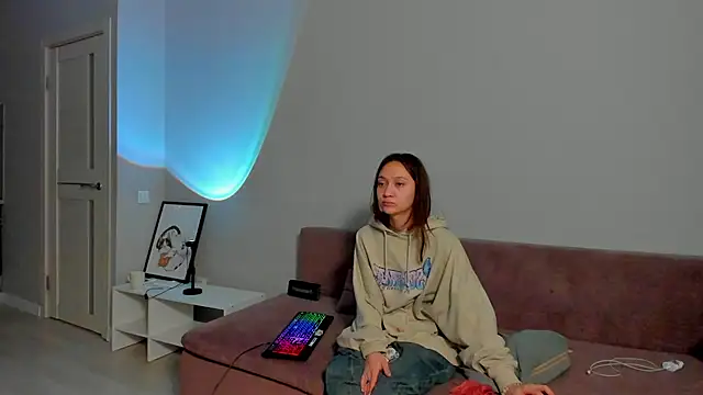 EllaSky xoxo online show from February 4, 6:04 am