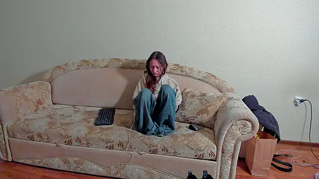 EllaSky xoxo online show from March 20, 5:46 am