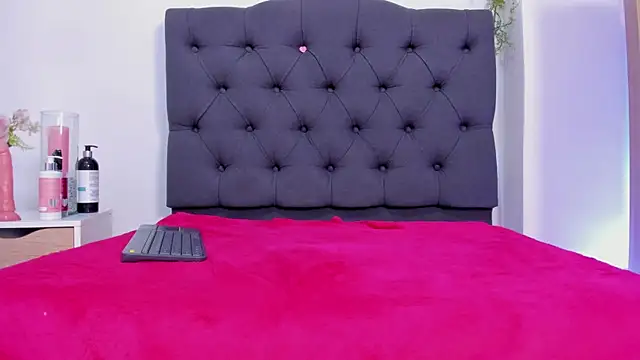 Alyssa jones online show from February 28, 6:54 am