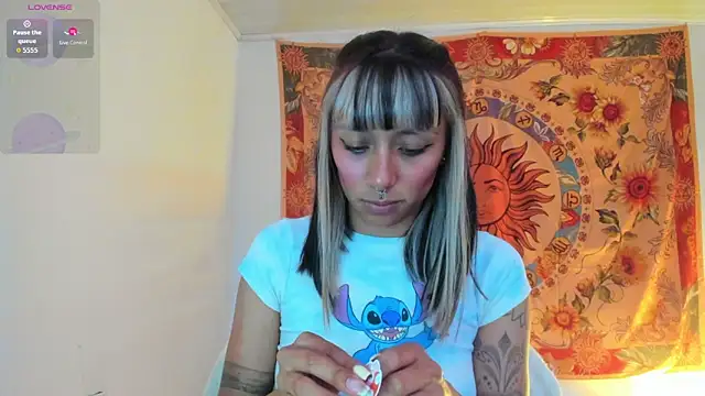 Snapshot of Demeter__ chatting on May 26, 10:50 pm Demeter online show from May 26, 10:50 pm