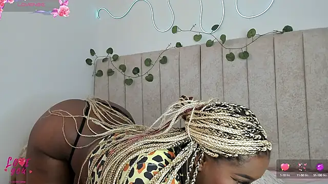 Kaseydelvey online show from September 29, 9:41 pm