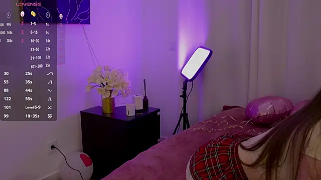 Lilly Colins online show from February 24, 3:53 pm