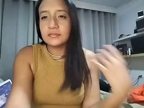 Snapshot of cami_victoria chatting on May 25, 7:20 pm cami victoria online show from May 25, 7:20 pm