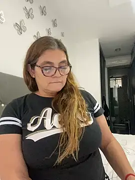 AntonellaAlondra4 online show from February 23, 9:05 pm