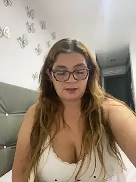 AntonellaAlondra4 online show from March 1, 4:47 am