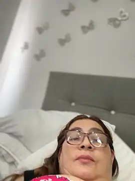 AntonellaAlondra4 online show from November 17, 1:28 pm