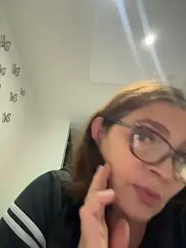 AntonellaAlondra4 online show from May 1, 2:49 am