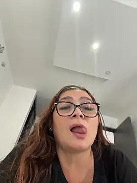 Snapshot of AntonellaAlondra4 chatting on May 7, 3:17 pm AntonellaAlondra4 online show from May 7, 3:17 pm