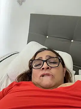 Snapshot of AntonellaAlondra4 chatting on May 13, 4:04 pm AntonellaAlondra4 online show from May 13, 4:04 pm