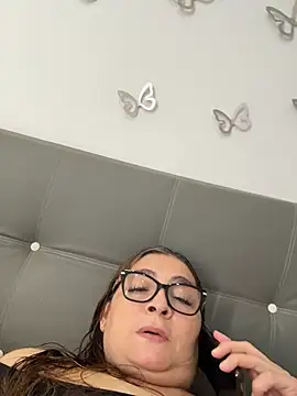 Snapshot of AntonellaAlondra4 chatting on May 19, 2:23 pm AntonellaAlondra4 online show from May 19, 2:23 pm