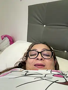 Snapshot of AntonellaAlondra4 chatting on June 2, 4:36 am AntonellaAlondra4 online show from June 2, 4:36 am