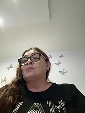 Snapshot of AntonellaAlondra4 chatting on June 4, 12:05 am AntonellaAlondra4 online show from June 4, 12:05 am