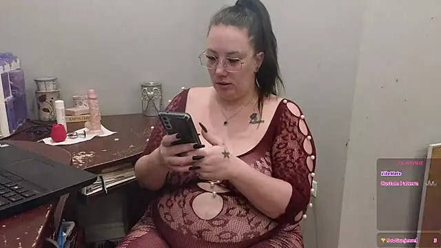 ThickGirlsDoItBetter online show from February 10, 10:36 pm