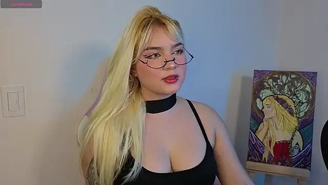 Snapshot of Pretty__zoe chatting on December 28, 12:47 am Pretty zoe online show from December 28, 12:47 am