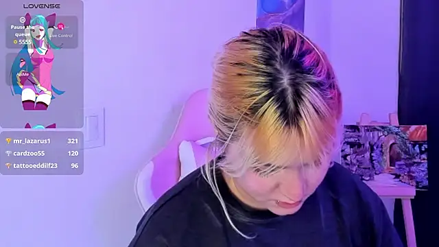 Snapshot of Pretty__zoe chatting on February 11, 6:30 am Pretty zoe online show from February 11, 6:30 am